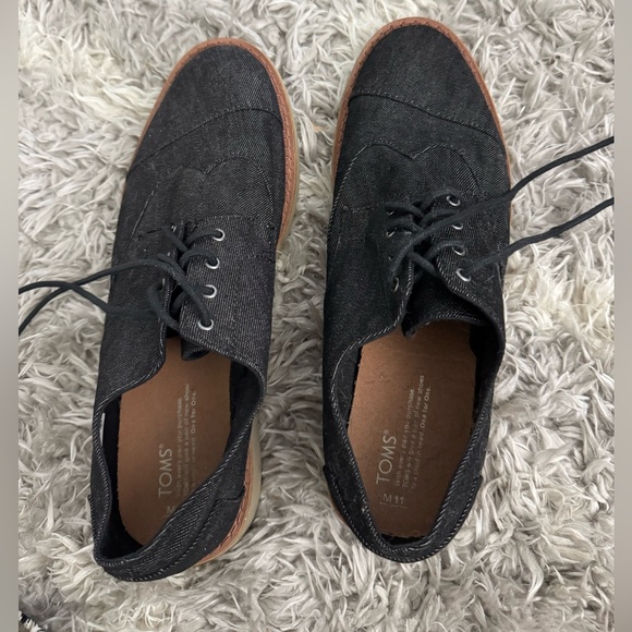 TOMS Men\'s Black Oxford Shoes